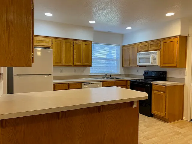 5467 Summerlake St SE — Photo 5