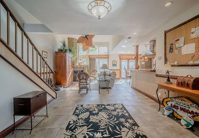 7866 Southwind Cir — Photo 3