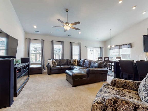 4th image of 2903 Bluestem Ln