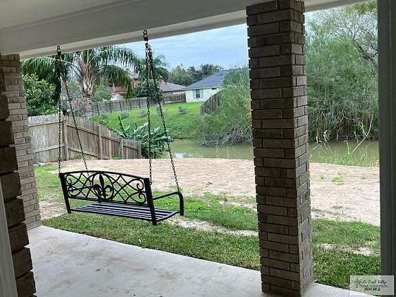 5th image of 2205 Lazy Lake Dr