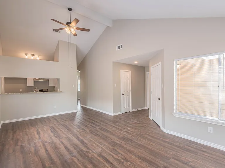 7522 Pepperbrook Dr — Photo 4