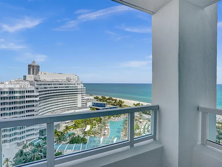 4401 Collins Ave #1503 — Photo 43