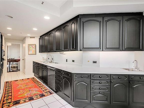 5th image of 2660 Peachtree Rd NW APT 14B