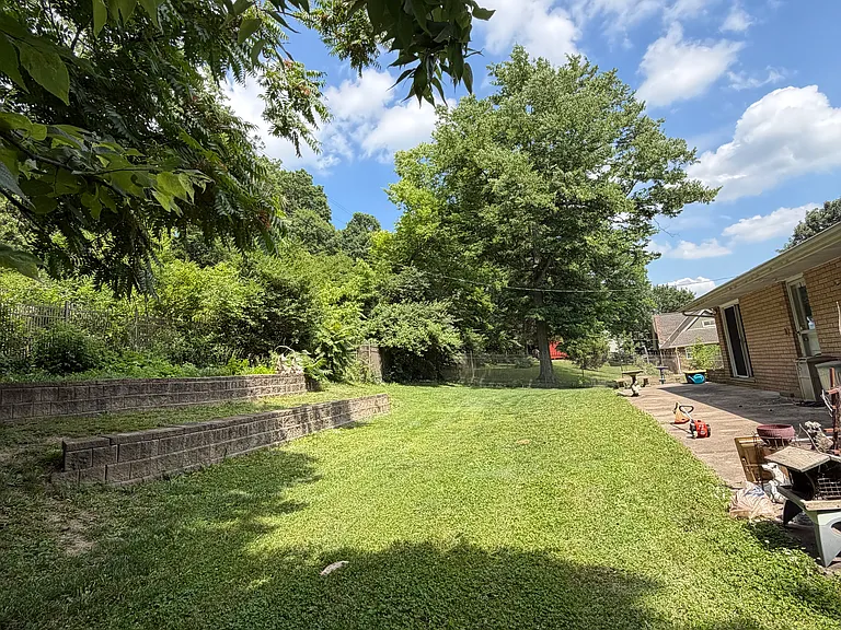 5686 River Rd — Photo 13