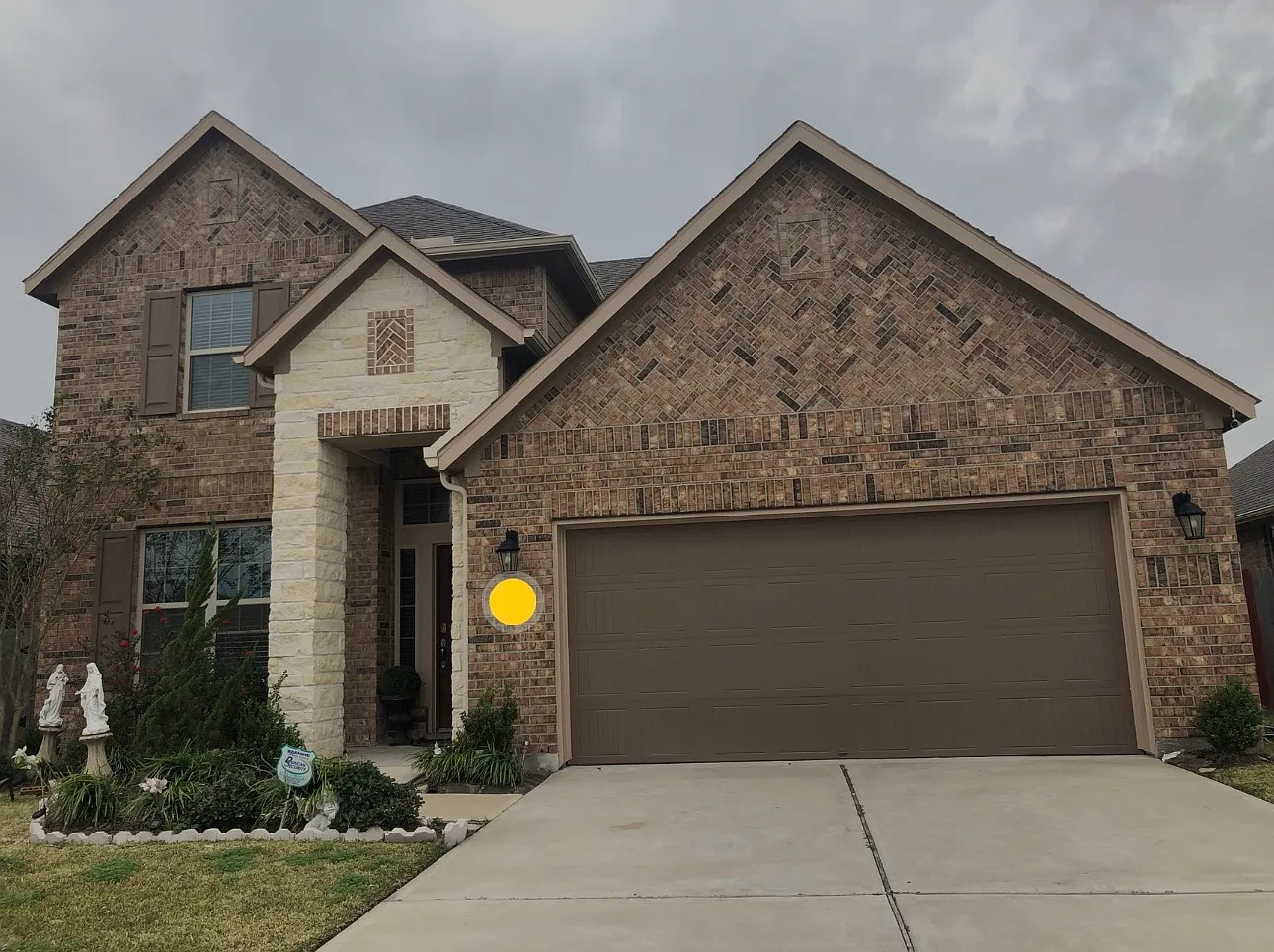 3 bed, 2.5 bath, 2330 sqft, $3,700 — Photo 1