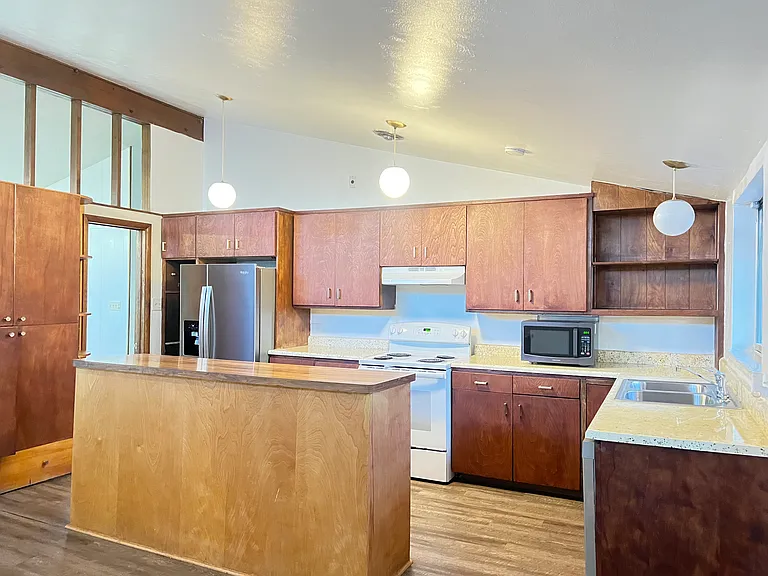 2205 S High St #2205 — Photo 13