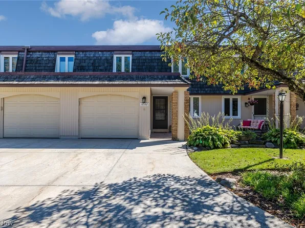 8532 Tanglewood Trl, Chagrin Falls, OH 44023