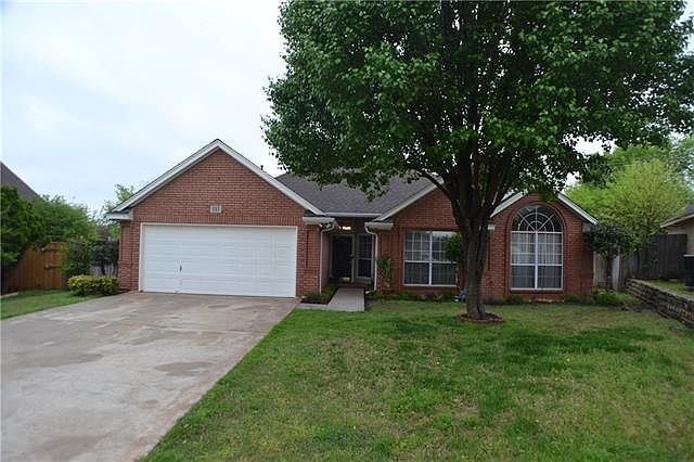 1st image of 115 S Blue Bonnet Cir