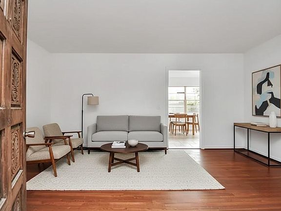 5th image of 8534 Fillmore St