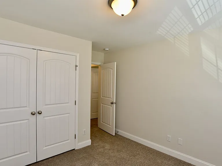 411 Ferguson Ln — Photo 16