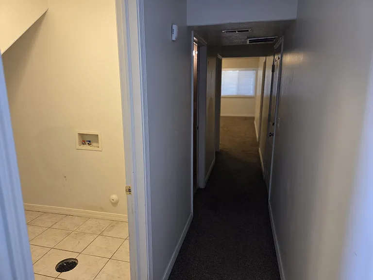 212 W Lyman Ln — Photo 26