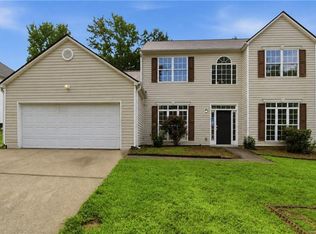 835 Shadow Lake Dr, Lithonia, GA 30058
