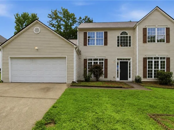 835 Shadow Lake Dr, Lithonia, GA 30058