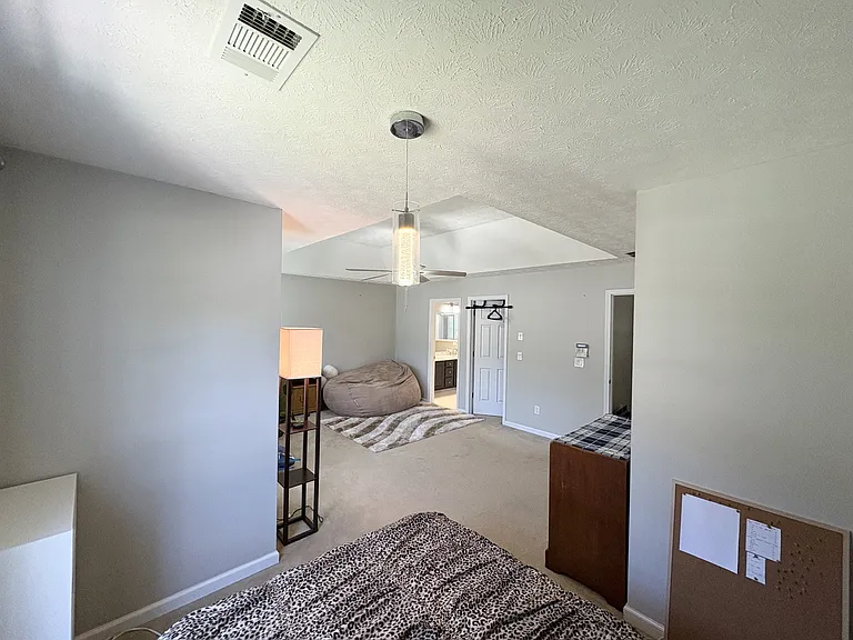 3051 Lexington Ave — Photo 6