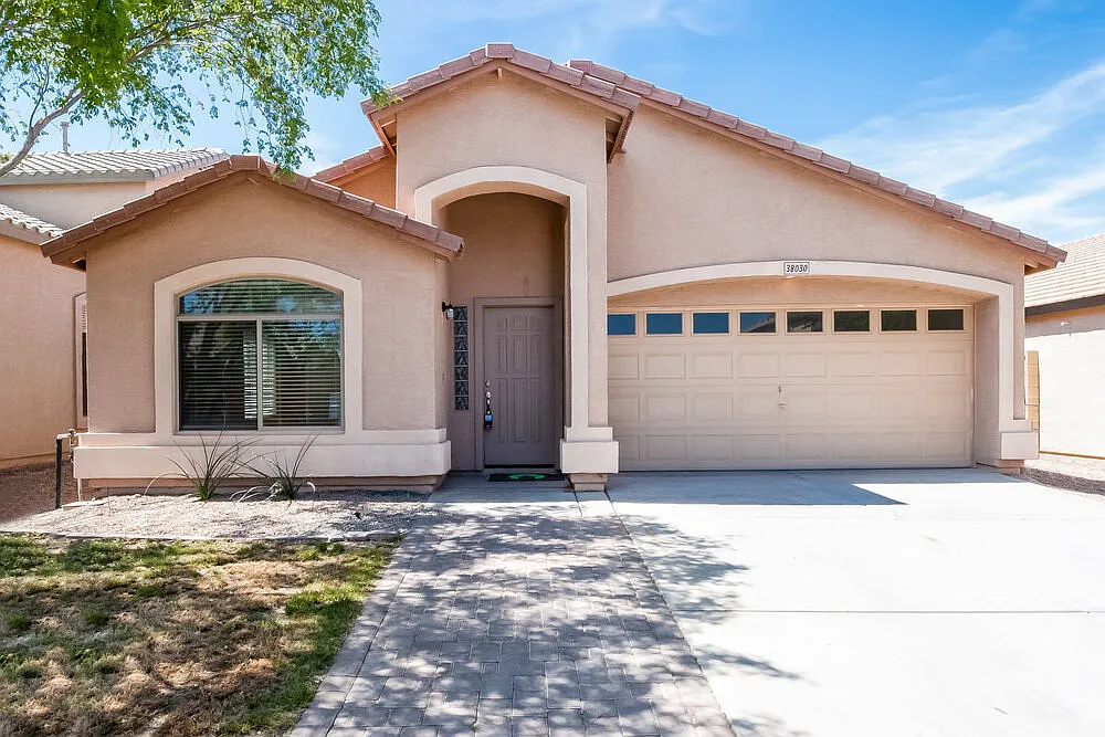 3 bed, 2.0 bath, 1526 sqft, $2,025 — Photo 1