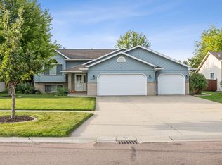 3018 36th Ave S, Fargo, ND 58104