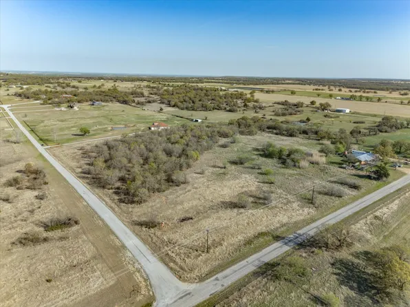 174 Reatta Rd, Bowie, TX 76230