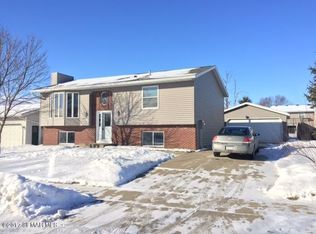 839 Emerald Ln NW, Rochester, MN 55901