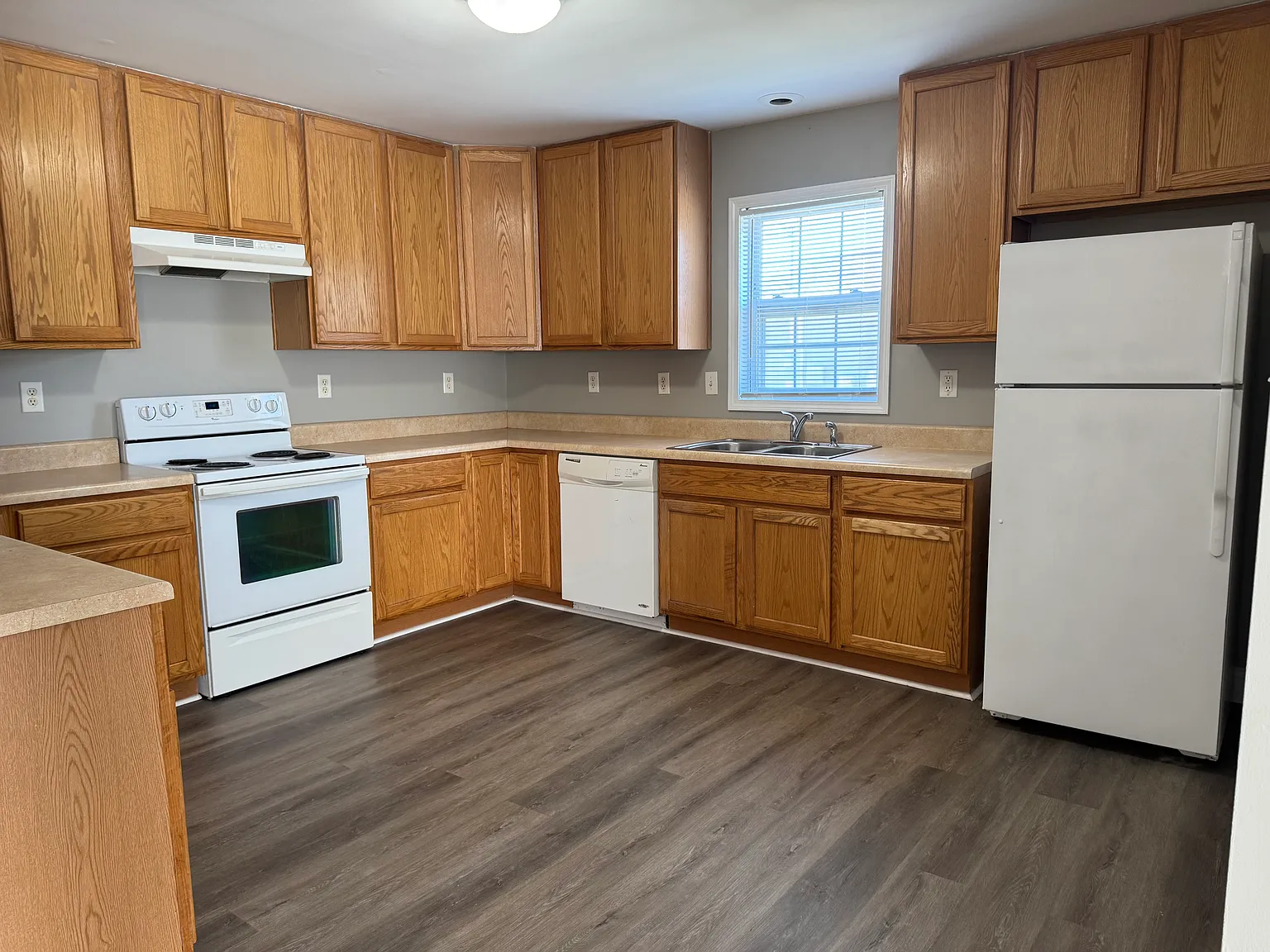 3 bed, 1369 sqft, $1,550 — Photo 4