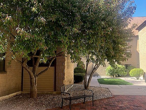 Unit entrance via courtyard