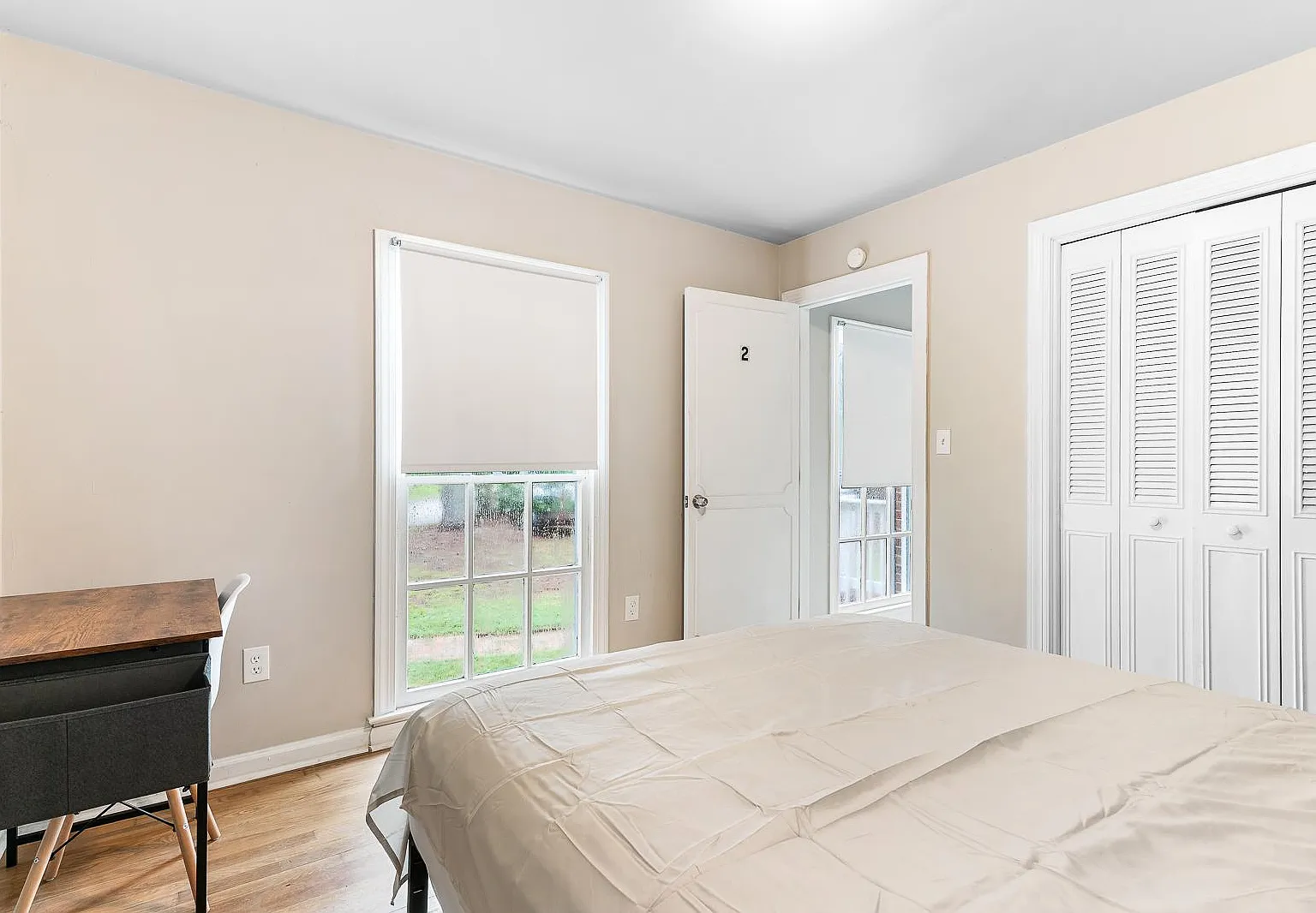 4 bed, 5.5 bath, 4000 sqft, $754 — Photo 2