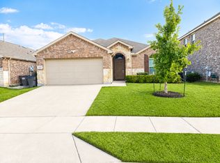 2356 Dolostone Dr, Aubrey, TX 76227