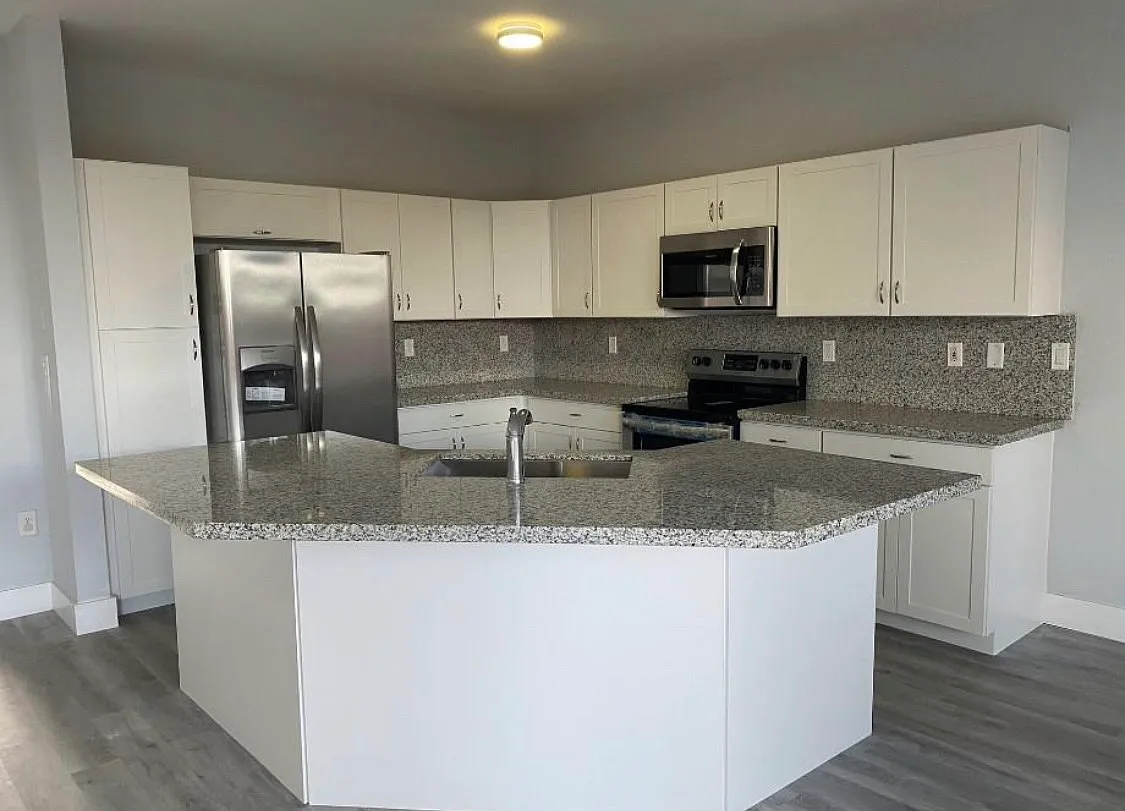 3 bed, 2.5 bath, 1776 sqft, $3,400 — Photo 3