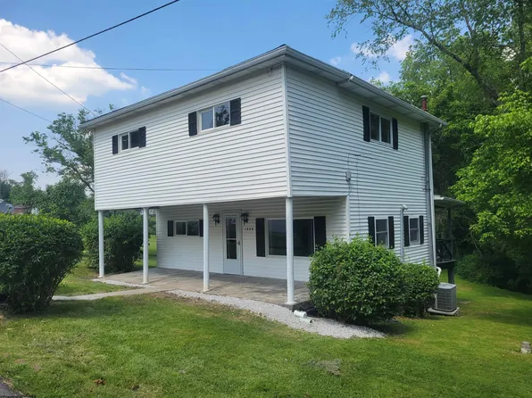 1236 Francis Mine Rd, Fairmont, WV 26554