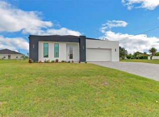 2709 Embers Pkwy W, Cape Coral, FL 33993