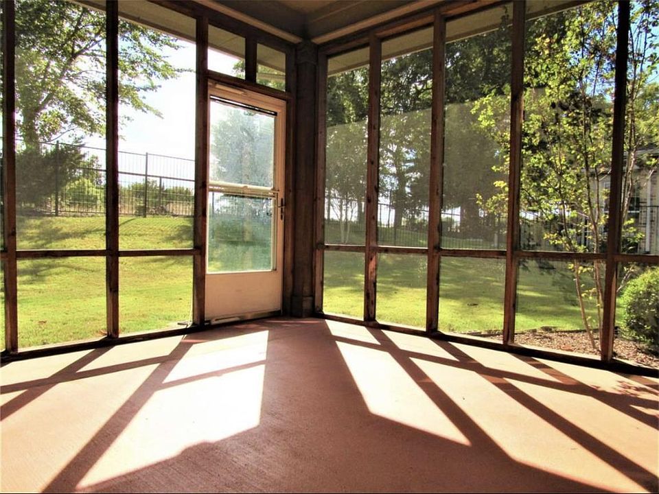 2nd image of 300 Terra Verde Ln #300