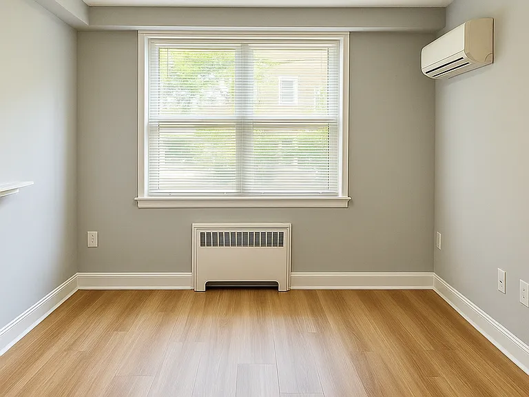 Riverside Estates Apartment Homes — Photo 32