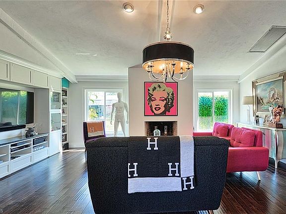5th image of 104 Cherry Hill Ct