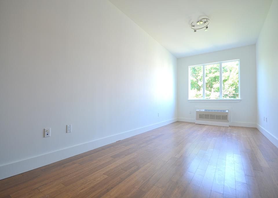 1st image of 116 E 19th St APT 1B