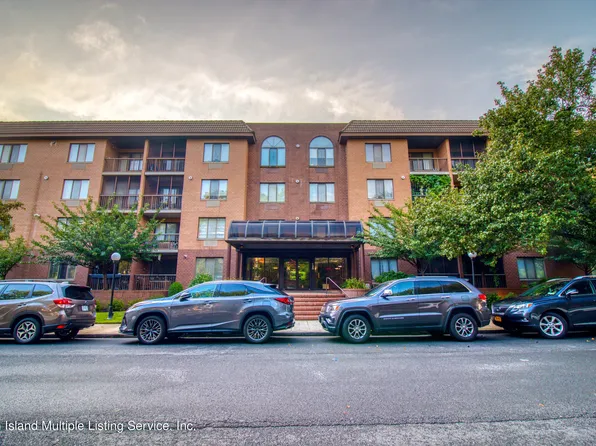 120 Wellington Ct APT 1B, Staten Island, NY 10314