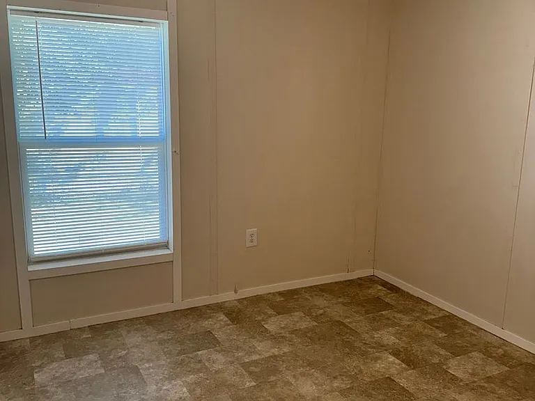2501 S Broadway Ave — Photo 51