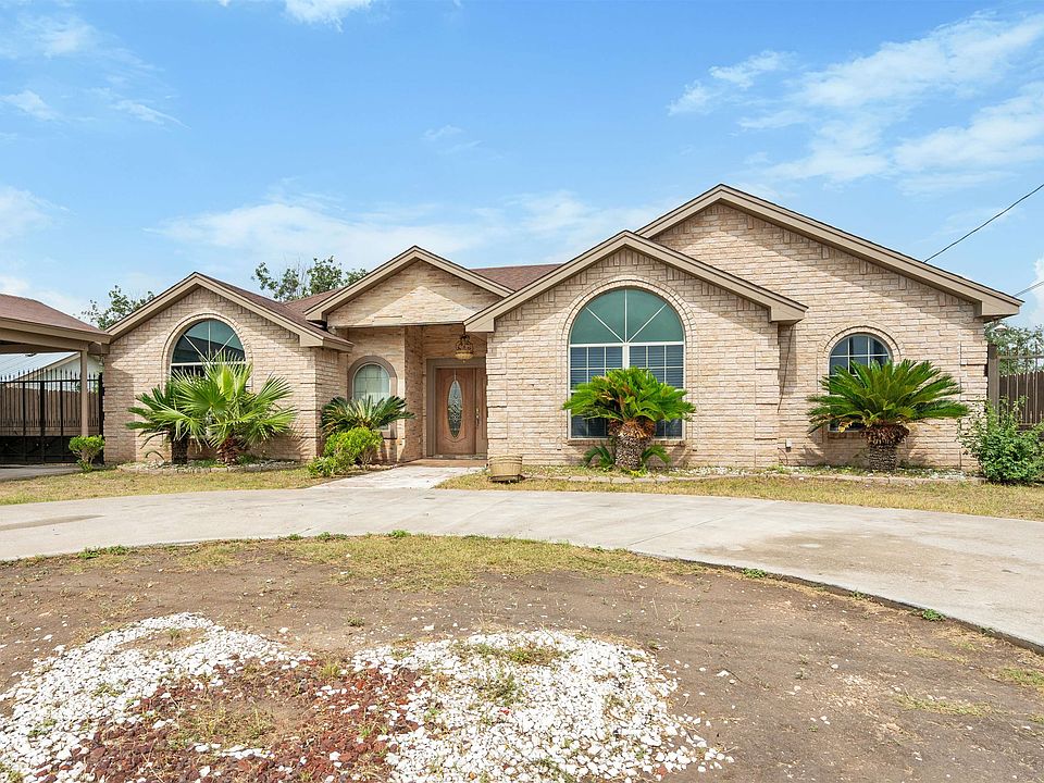 1st image of 70 Ray Dr