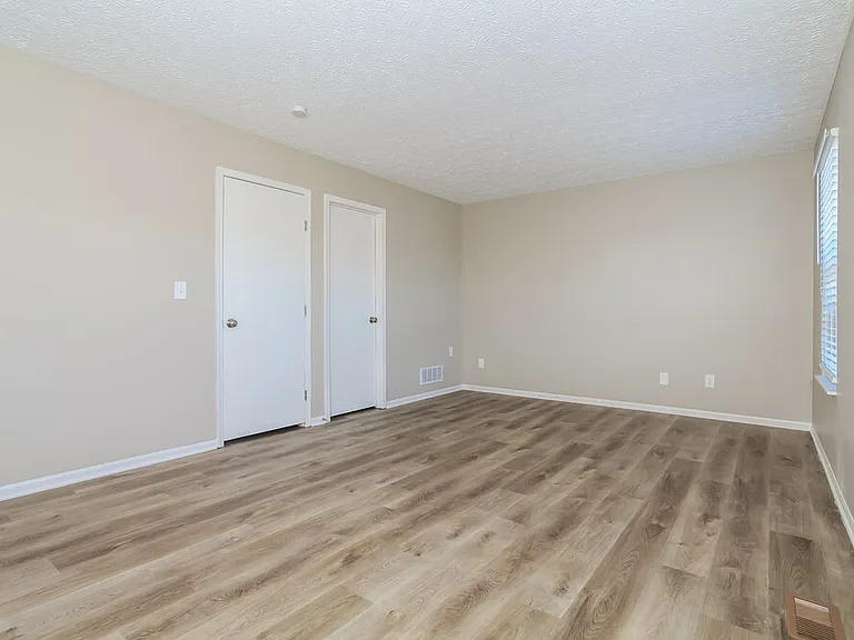 4559 Parkwick Dr — Photo 14