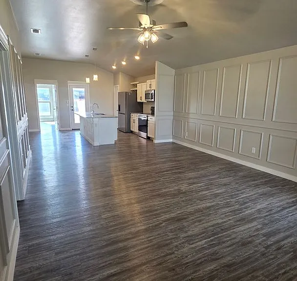 7009 Athens St — Photo 2