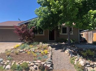 516 S 2nd St, Talent, OR 97540