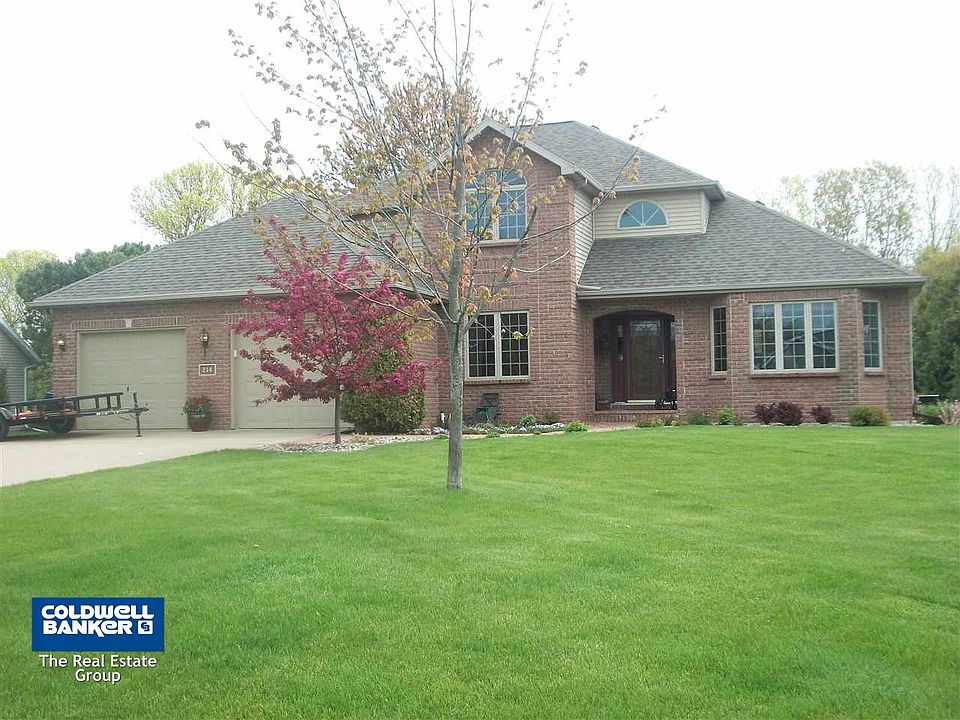 Beautiful Well Maintained 2 Story Home