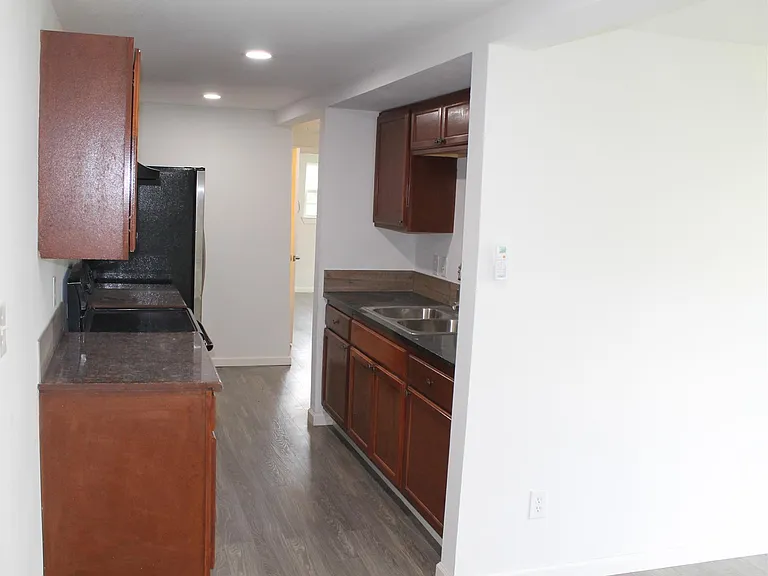 1015 30th St #2 — Photo 10