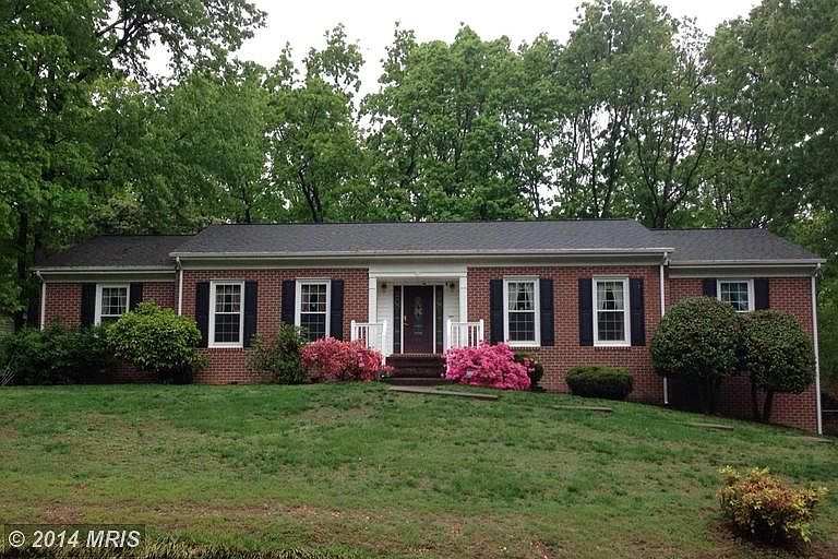 1st image of 13 Rosewood Dr