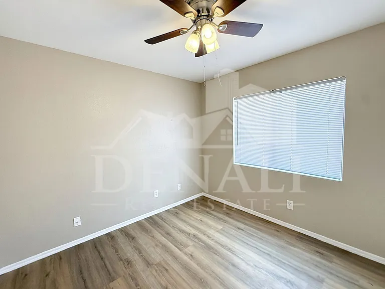 10921 W Sells Dr — Photo 16