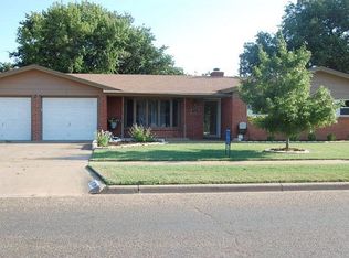 709 W 7th St, Idalou, TX 79329