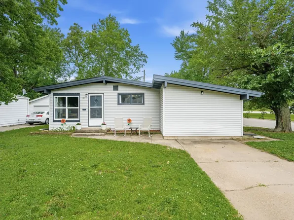 101 E Springdale St, Derby, KS 67037