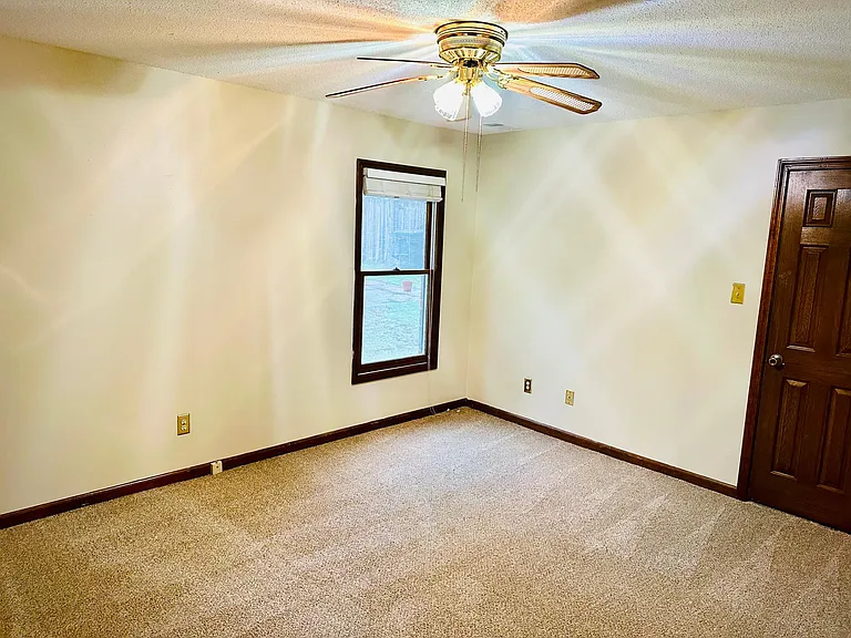 578 Winford Dr — Photo 24