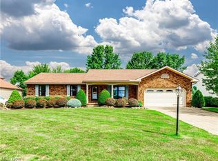 1203 Grovewood Dr, Tallmadge, OH 44278