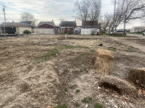 13581 Edison St, Southgate, MI 48195