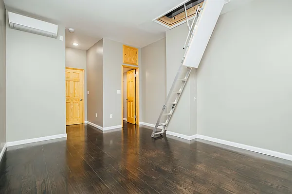 Rented by Nooklyn NYC LLC | media 14
