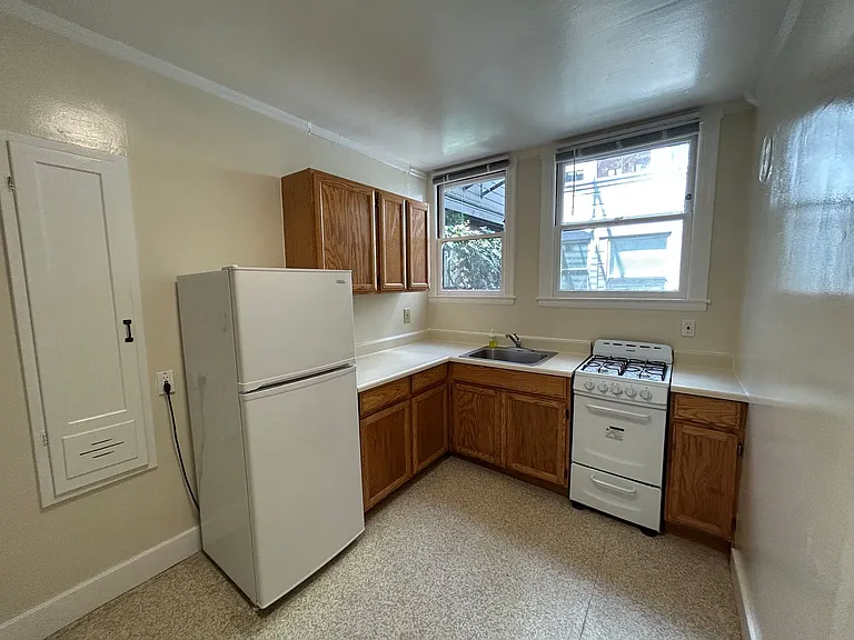 2146 Van Ness Ave #28R — Photo 9